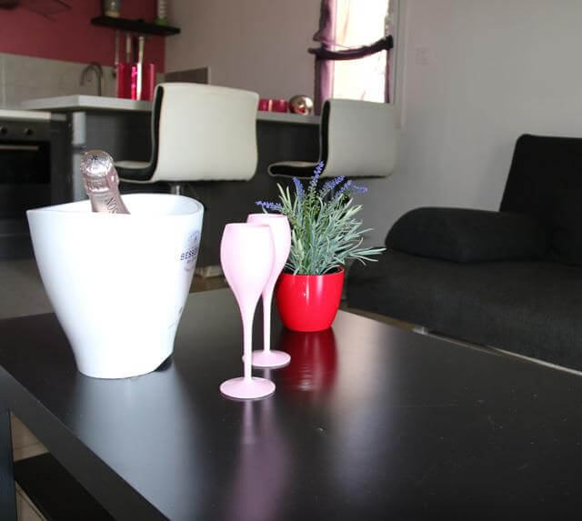 Salon villa 2 pièces avec jacuzzi - résidence Cap Sauvage, location naturiste au Cap d'Agde