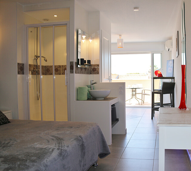 Chambre - appartements ou studios résidence Port Soleil : location naturiste au Cap d'Agde