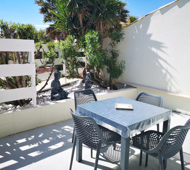 Terrasse - appartements ou studios résidence Port Soleil : location naturiste au Cap d'Agde